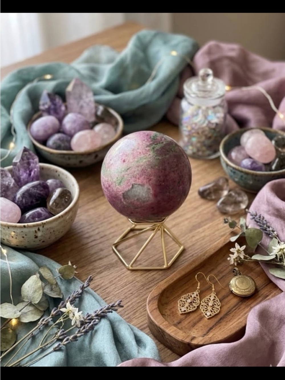 Pink Rhodonite Sphere HQ - Picture 7 of 9